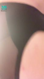 q******a : 寶貝們喜歡這蜜桃嗎🍑🍑🍑
我喜歡把我內褲扯開用力把肉棒插進來的寶貝🔞🔞🔞