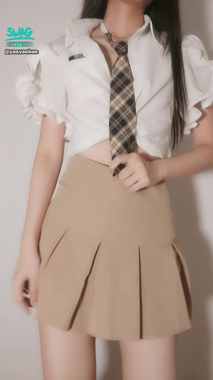 y*******e : 百褶裙是不是男生的最爱?