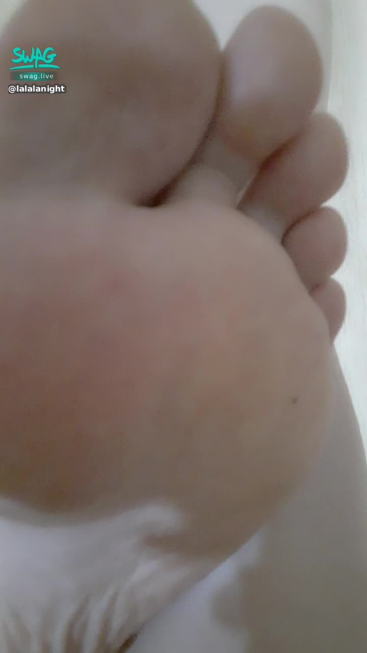 l*********t : 就用這腳掌撲向你的的臉呀