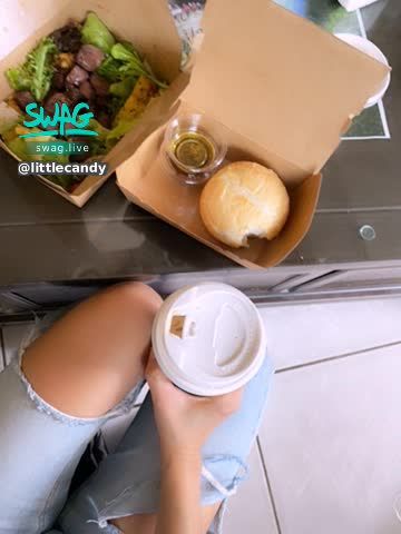 littlecandy : 吃著喜歡吃的東西，今天的心情就會很好☺️你們有想我嗎？