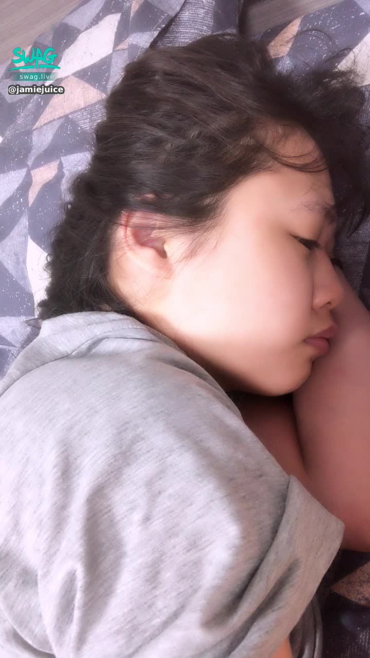 jamiejuice : 心情不好 ing…
素顏的居家 Jamie🥺