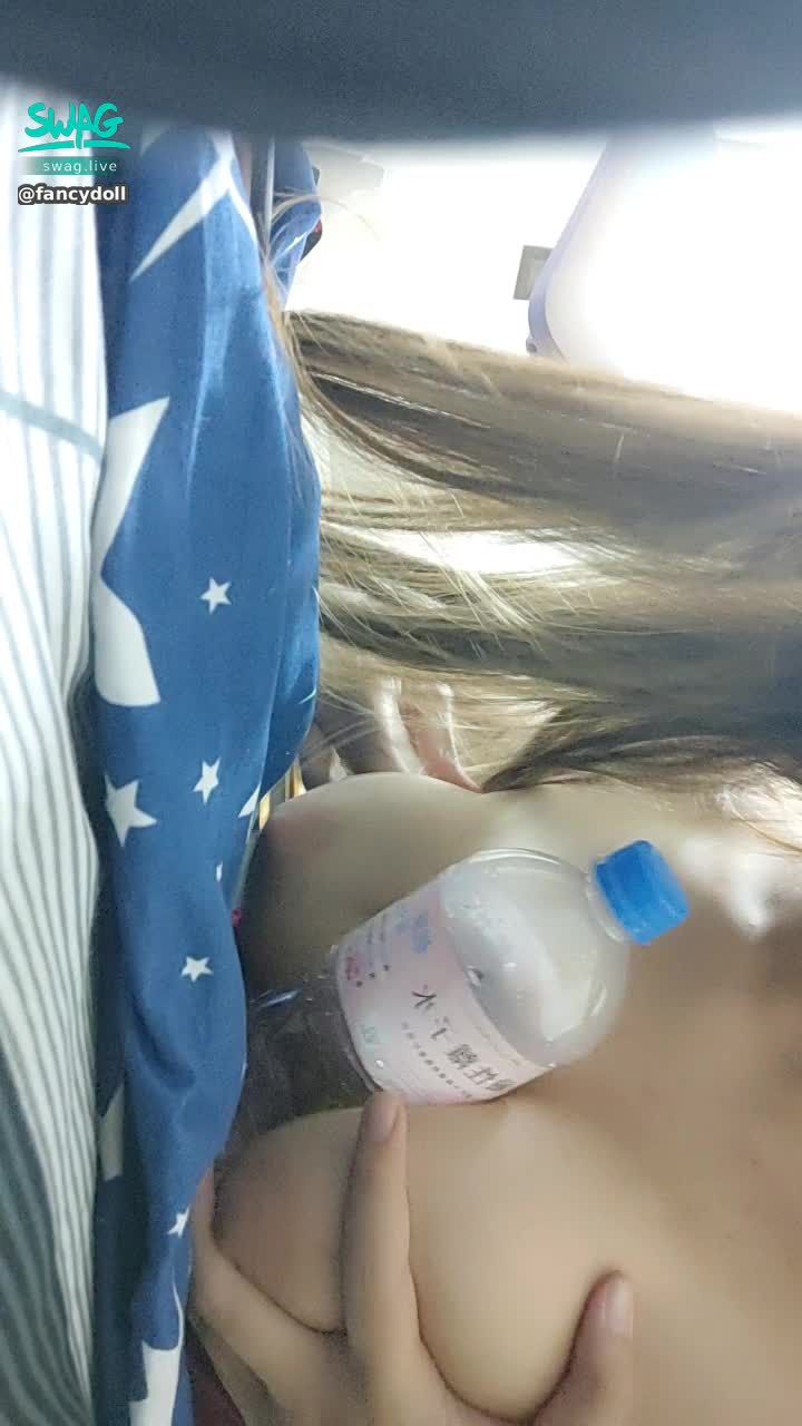 f*******l : 必解🔞乳交加調皮舌頭舔舔