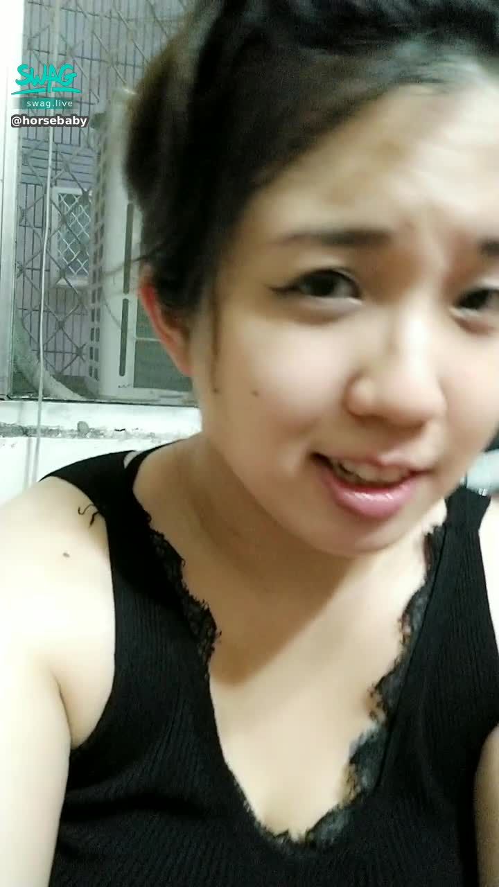 h*******y : 你喜歡這樣頭髮綁起來😳隨性的我嘛😛