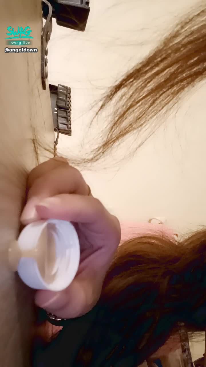 angeldown : 寵物系女子的日常，主人才能喝水我只能用舔的..不過每天都有豆漿我也很開心呢