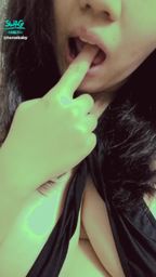 h*******y : 舌頭👅想~~幫你整個含住惹
好騷~還一直呻吟🤤