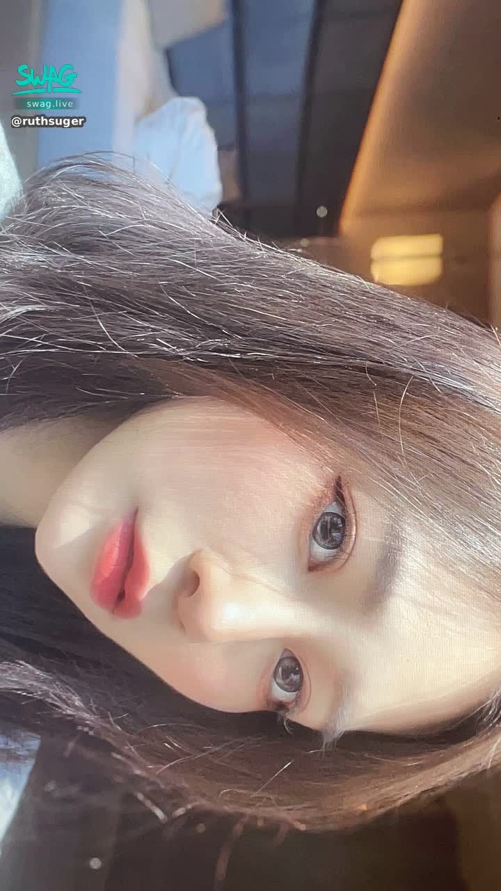 r*******r : 終於下班了～
終於放晴了💛
下了好多天的雨，是不是你在偷偷想我啦😜