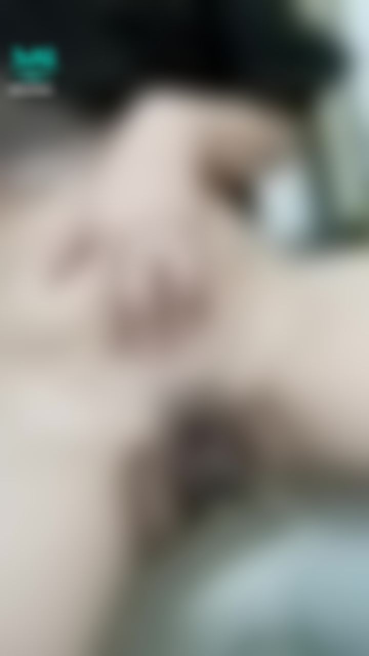 jenzhen : 💦 好急尿呀😰😰 一次过喷完出来🔥 🌚🌝 鲍鲍黑青了🌚🌝 好像被干了几次的感觉😱 今天鲍鲍有点疼🥵🥲