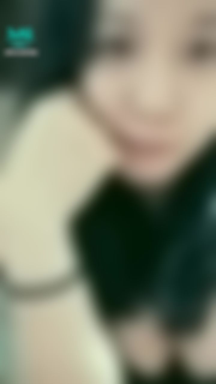 h*******y : 晚上不睡覺在幹嘛~
在想我了對不對😝