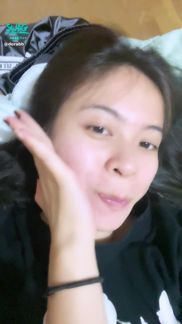 d****b : 躺好了 你要來了嗎😍😍