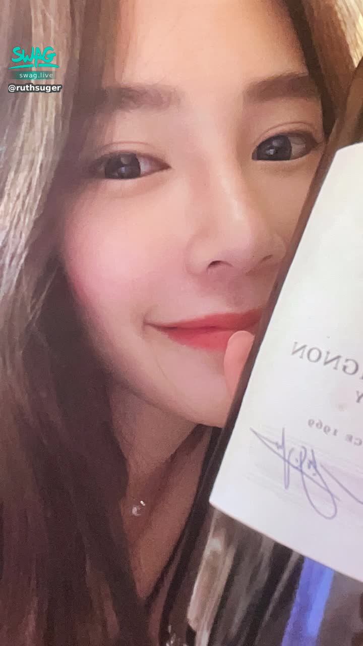 r*******r : 父親節～回家陪爸爸吃飯
這紅酒好好喝呀🥰❤️❤️