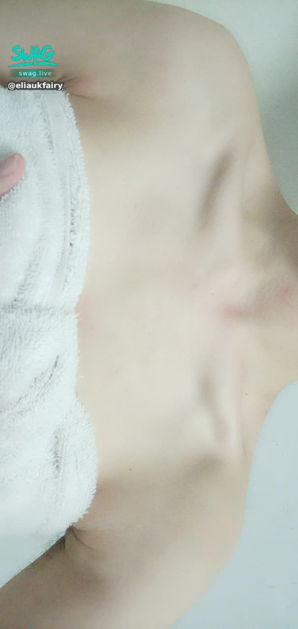  : um~ brother ❤️ I'm done taking a shower~