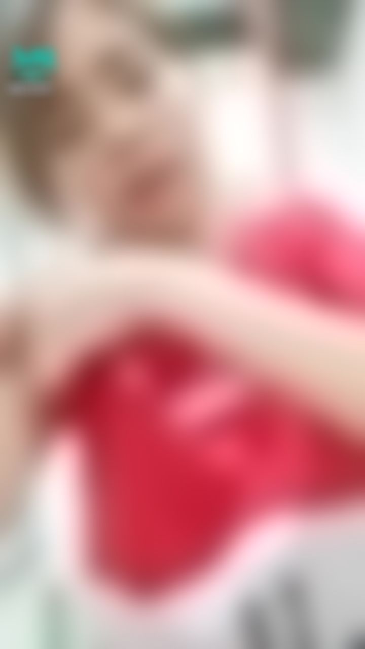 jenzhen : 💦 今天打疫苗喝了超多水🔞 一回到家🏠就想尿尿了，一次喷💦