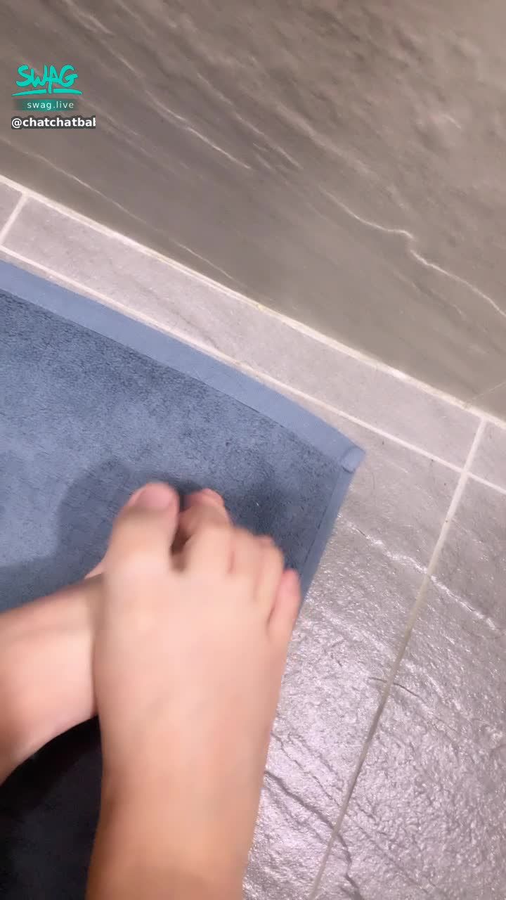 c**********y : 纖長腳趾美足❣️