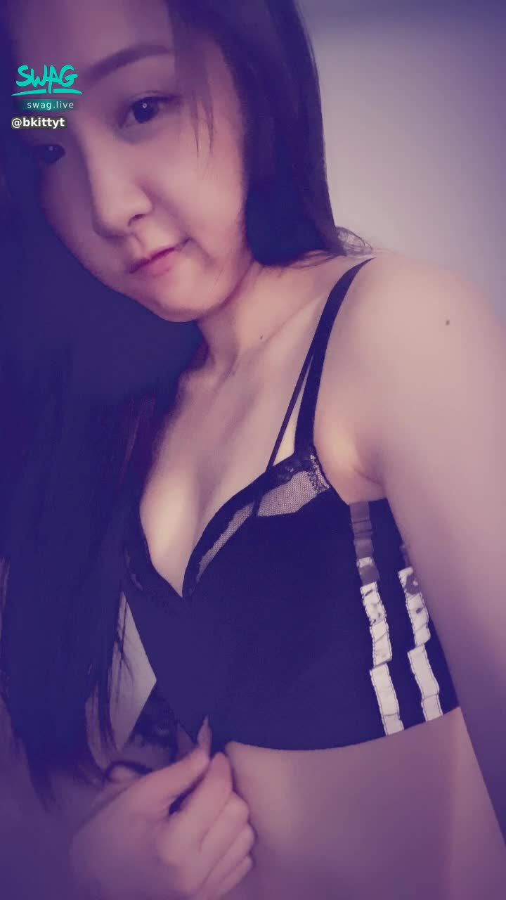  : I didn't know that the phone was out of power just now 🤫 Too invested, isn't it? 💖