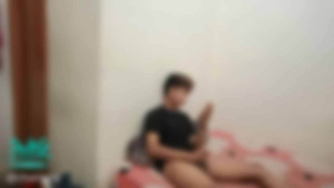 c*****y : Catching Boyfriend Handjob