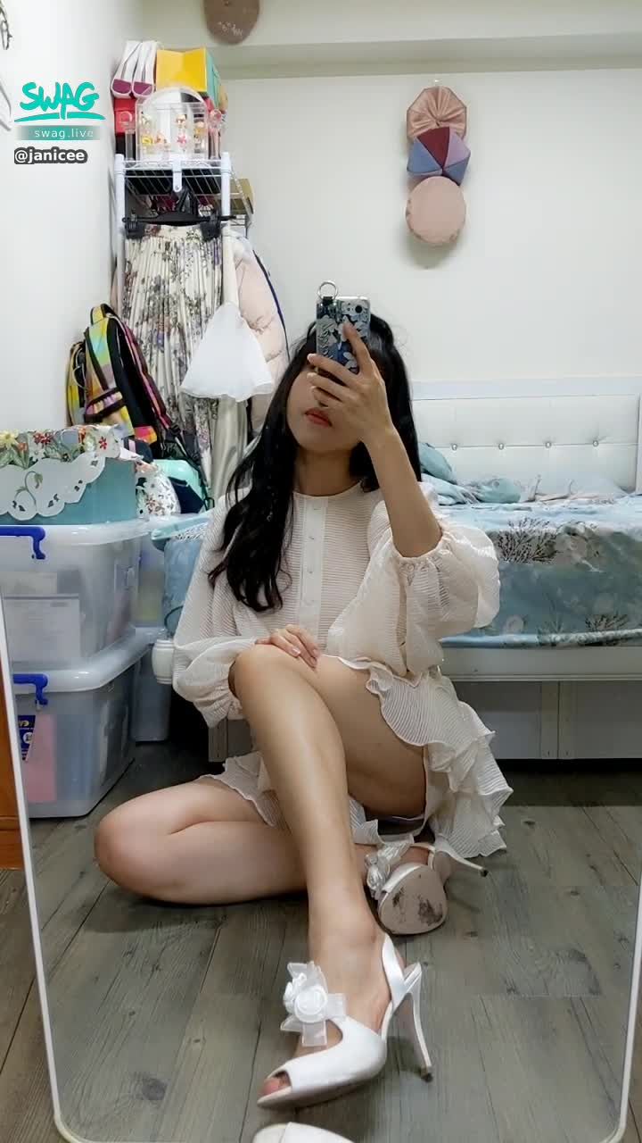 janicee : 花朵高跟涼鞋high heels with flower
