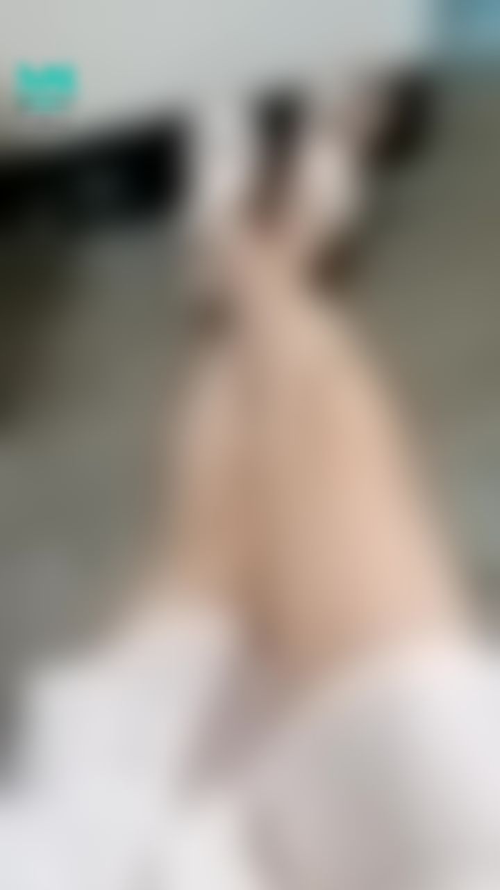 janicee : 素腿配高跟鞋legs with high heels