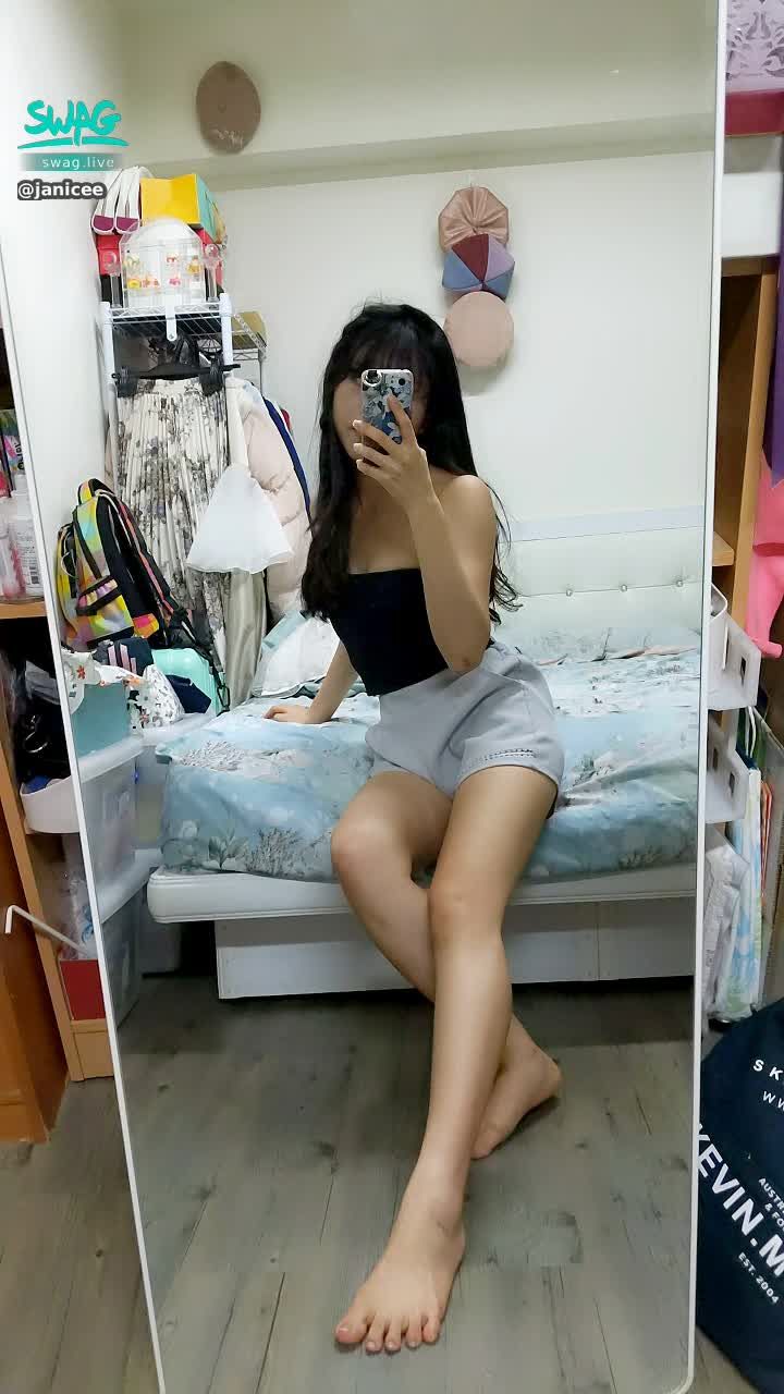janicee : insomnia有人要陪我聊天嗎？