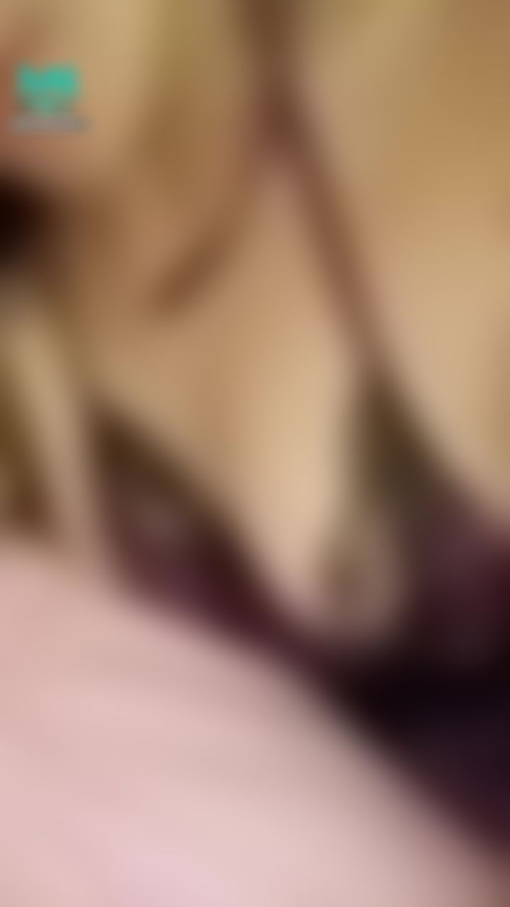 sweetievv : 紫色誘惑捏頭頭好大力 奶頭有點疼💜