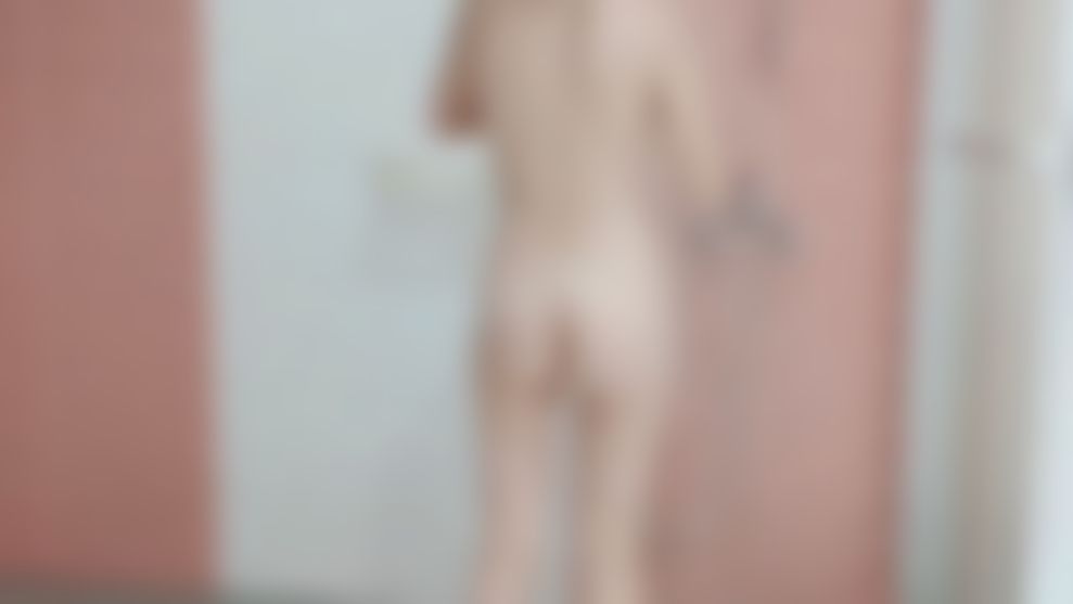v**********s : 白虎的銅體洗澡🛁被騷擾狂野的拿起花灑🚿慰慰