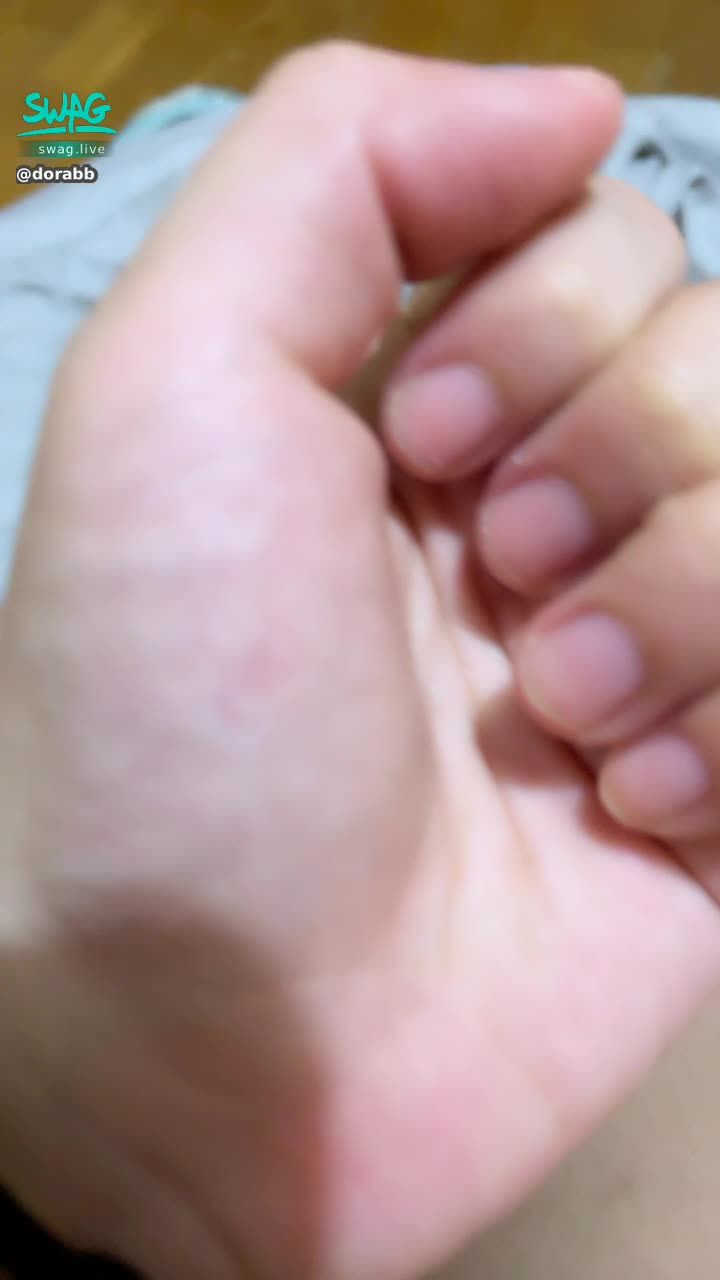 d****b : 指甲變超醜的😭😭