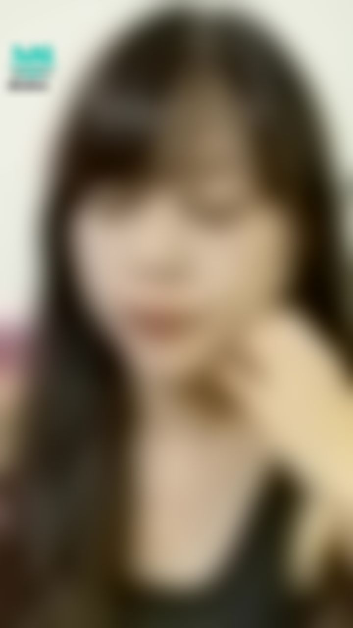 janicee : 忙到天亮的好幾日，都沒什麼機會跟人說說話，好想找人聊天呢in need for some good conversation