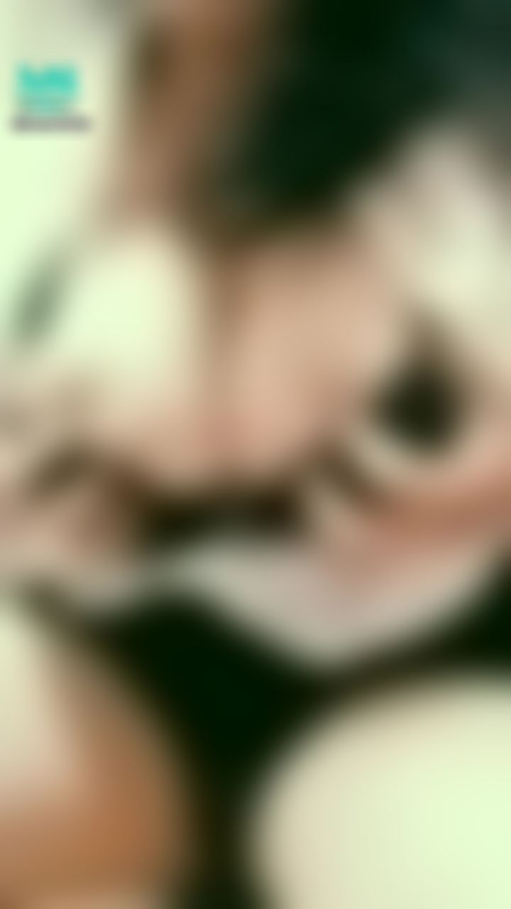  : 🔞福利🔞阿斯~太興奮了拉🔥一直揉著大奶 奶頭也跟著激凸敏感起來 害我一直顫抖又呻吟著