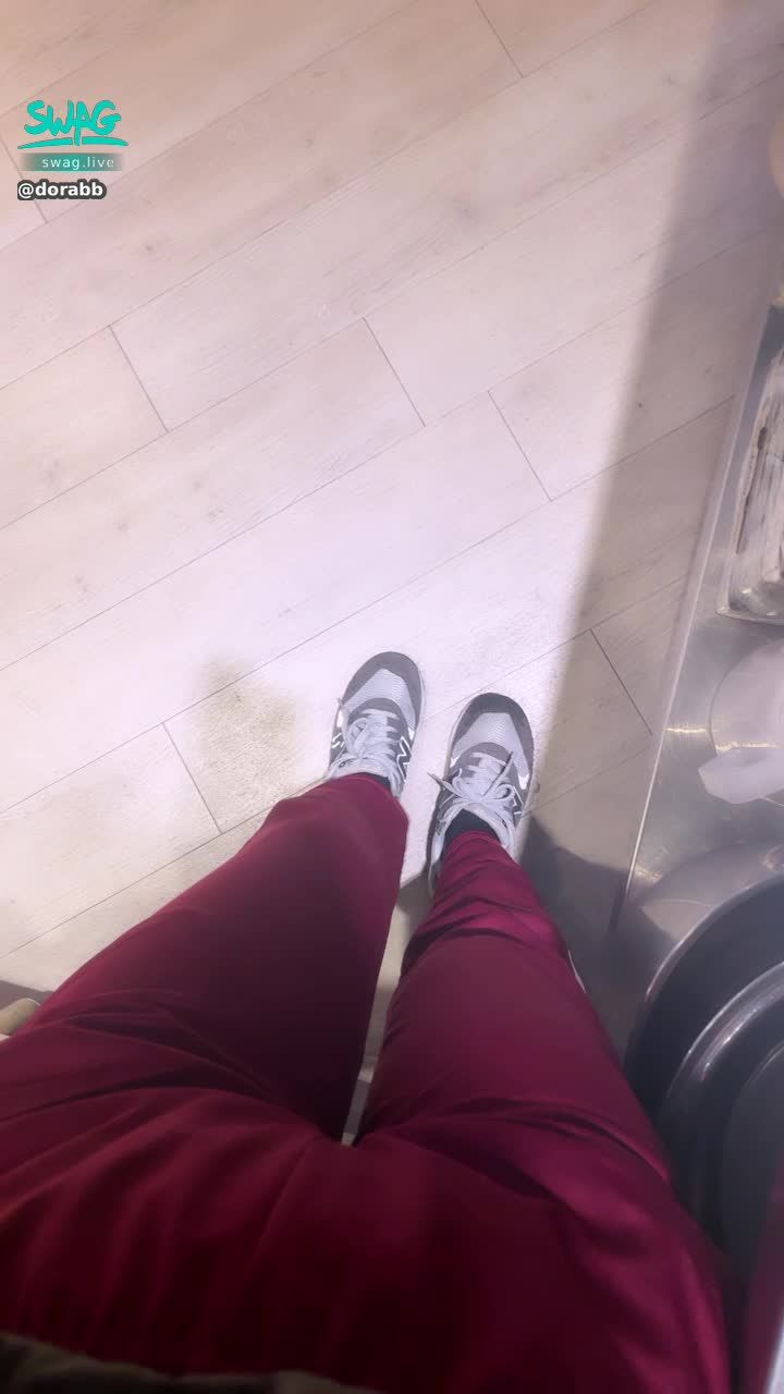 d****b : 紮進去才會顯腿長～
