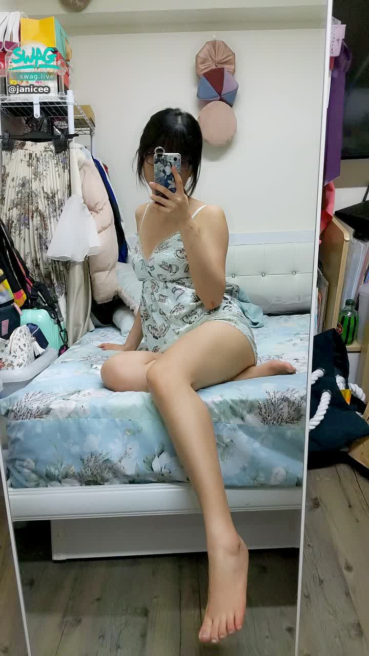 janicee : 長腿的角度♥️