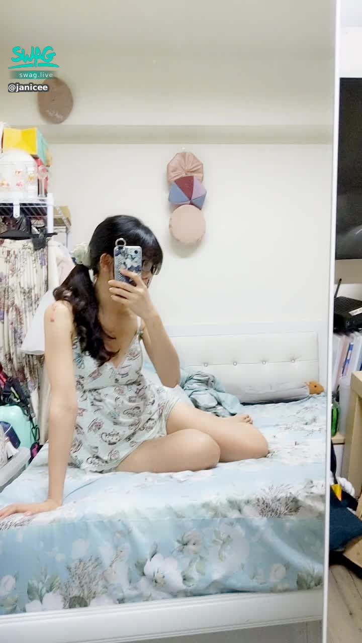 janicee : 誰也想睡了？who is sleepy?