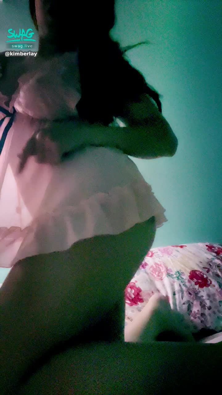 kimberlay : 薄紗睡衣💞有沒有看過女鬼在床上誘惑 膽小真的勿入