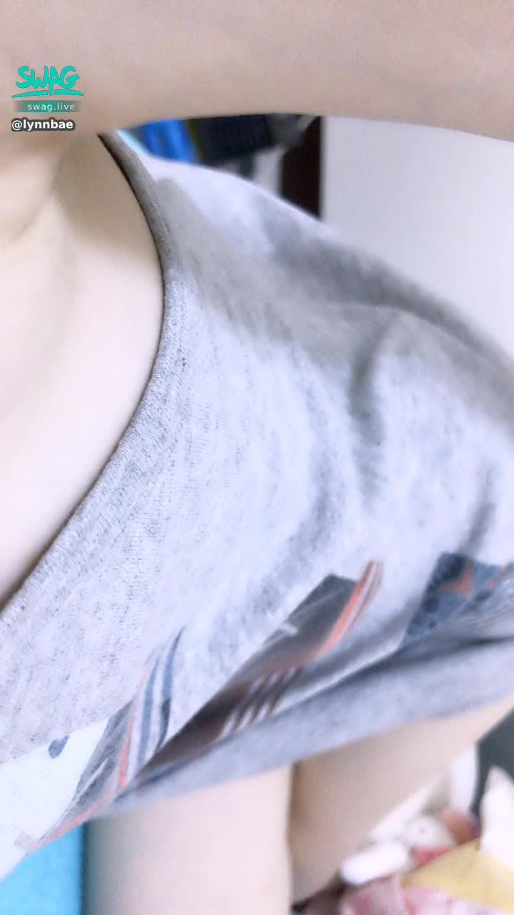 lynnbae : 我一點都不想要世界和平
因為我想要世界和你💕