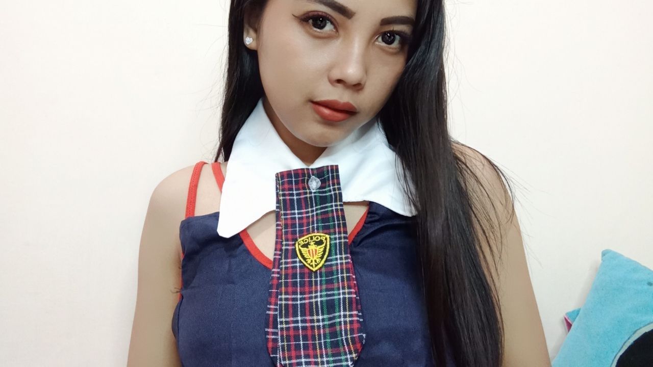 cimut : studying and feeling horny 😍🤤🤤