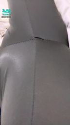 v*****e : 回家發現褲子竟然在這麼色的地方破一個洞
快承認🤭是誰用意念把VV的褲子都頂破了
要是內褲也有洞不就插進去了...欸不是
還我一件褲子唷🥺但是這件送你啦🤪