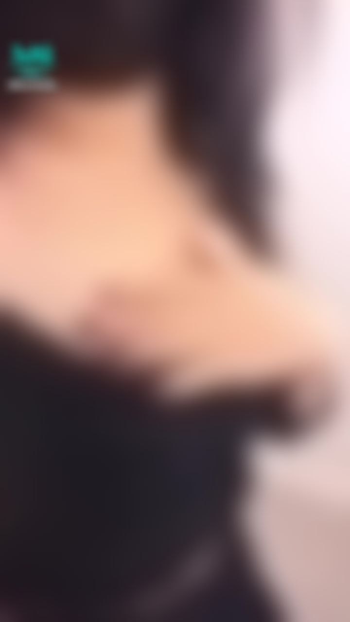  : 老闆快進來了，真的不能再玩了🙈🙈最後一次揉奶奶、輕輕搓揉奶頭💦💦💦💙💙