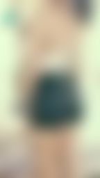 janicee : 背面的微笑線與胸口的鏤空設計
白色編織美背小可愛配小短褲,露出腰線
搭配高跟鞋,夏日海灘風高馬尾look
summer vibe