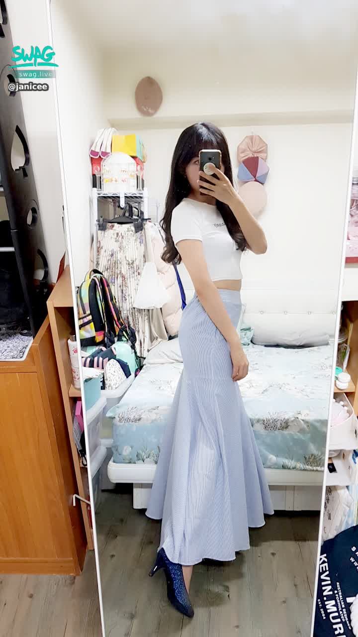 janicee : 唯美的裙擺
短上衣配魚尾長裙，優雅外出服
elegance
#absofuckinlutely