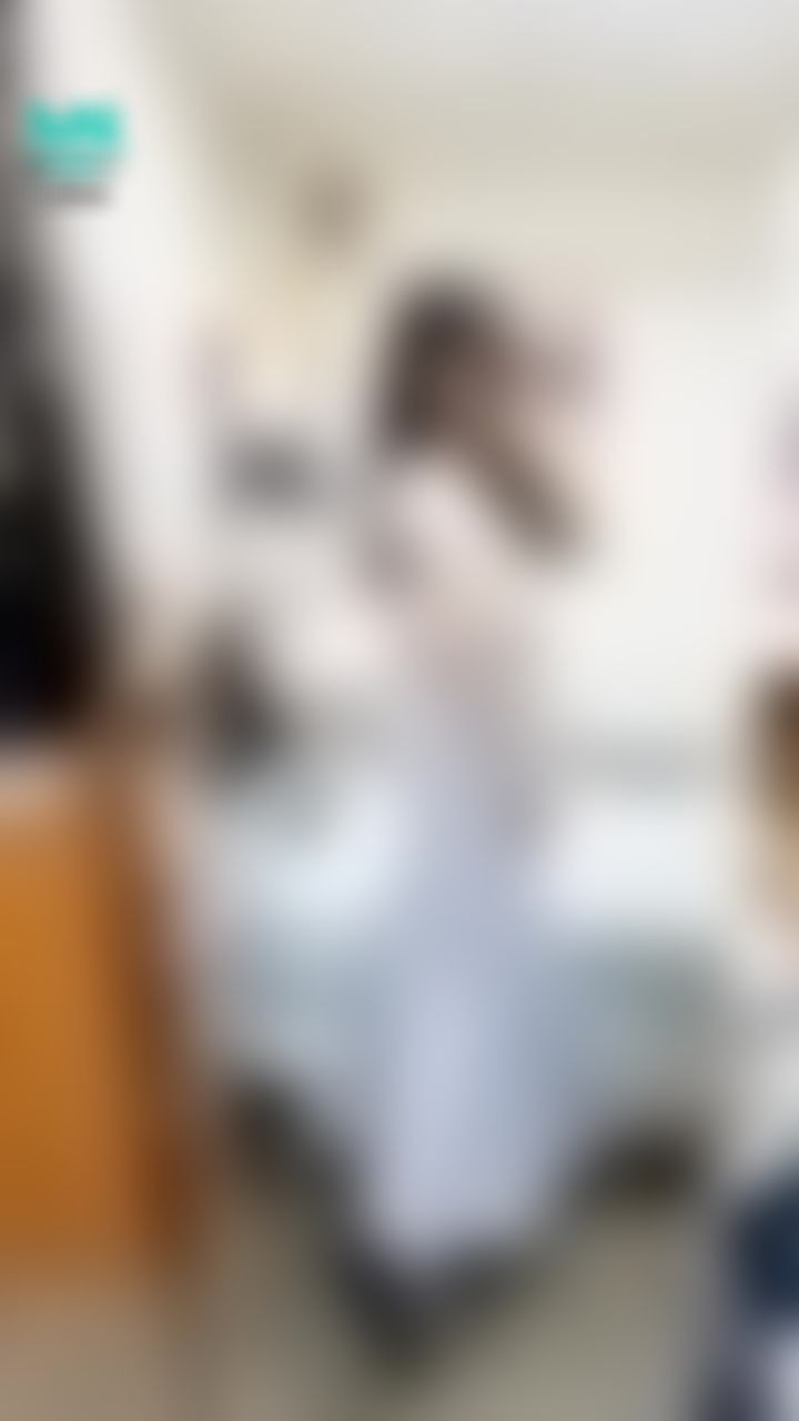 janicee : 唯美的裙擺
短上衣配魚尾長裙，優雅外出服
elegance
#absofuckinlutely