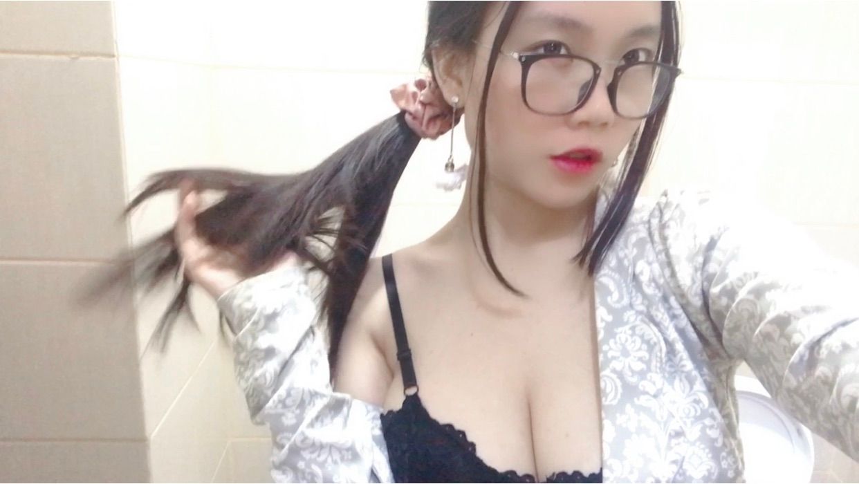 celinne : #pretty #sexy #horny #pussy #bigboobs
