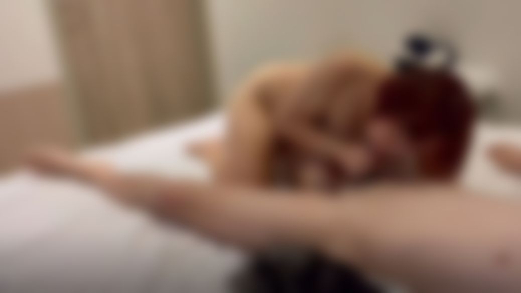 pennymomo : 萌萌巨乳老濕性愛啪啪戀足課，學生工程師受不了老濕白虎與狐狸尾巴誘惑噴了~~