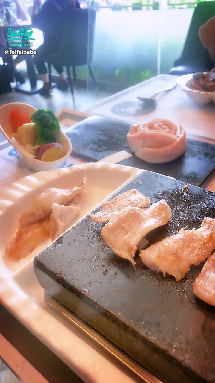 feifeibebe : 午安寶貝們～～ 今日有約❤️連假第一天你們有去哪裡呢？