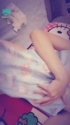 quanna : 謝謝粉絲送的禮物🥰🥰🥰是我喜歡的水藍色+hello kitty呢💕💕💕