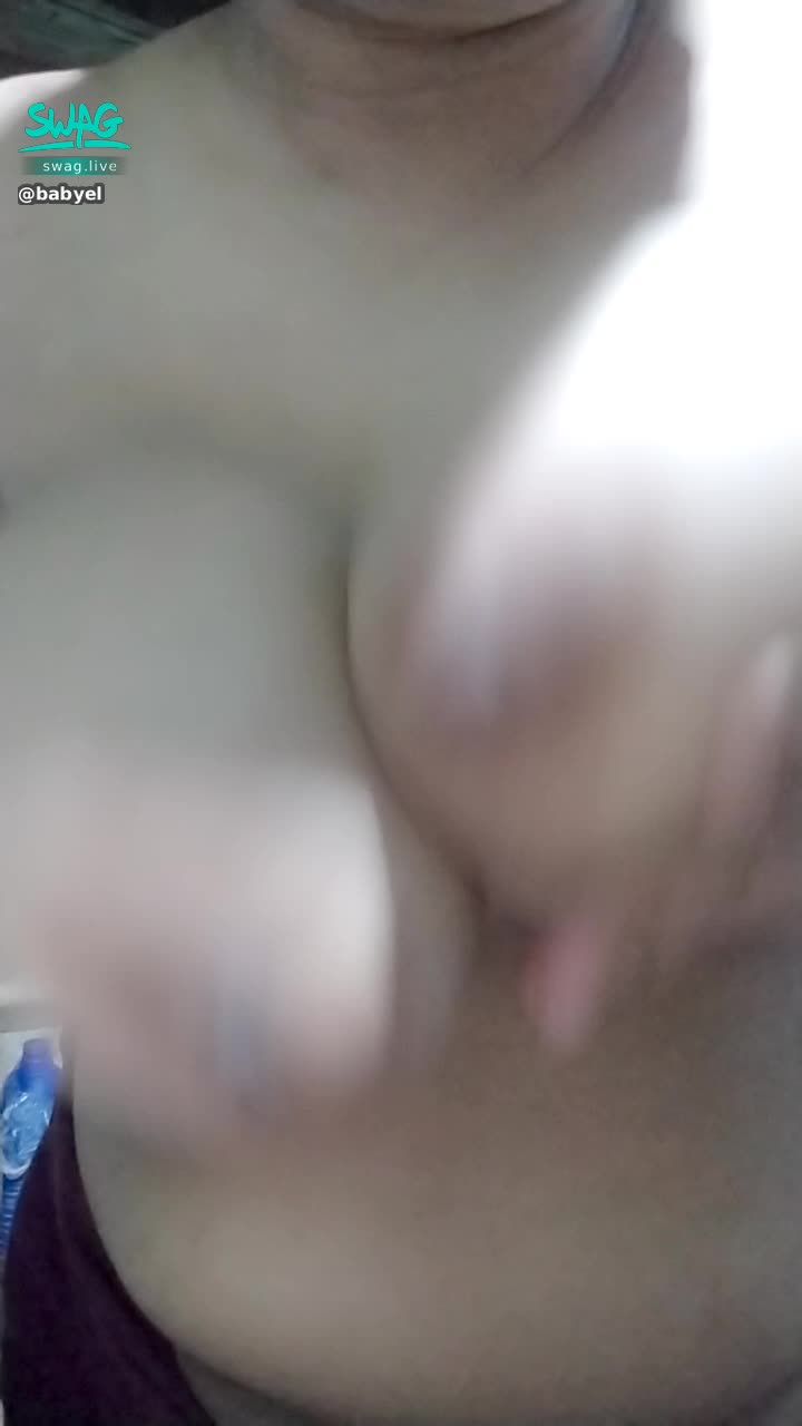 b****l : big boobs shaking