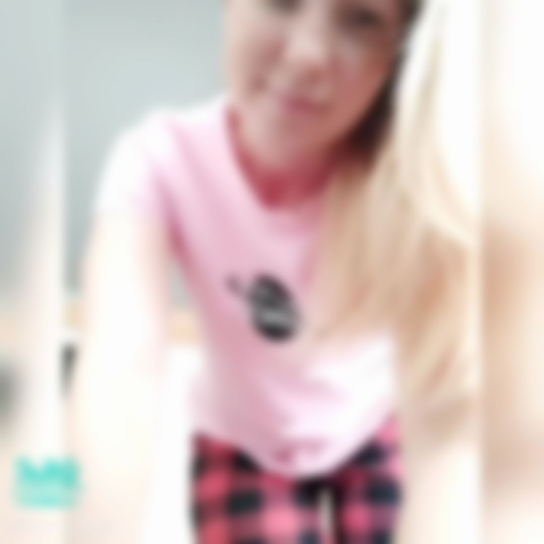 sweetleka : I love to show you my body 🤪💋😋🍓🍉🤫😛