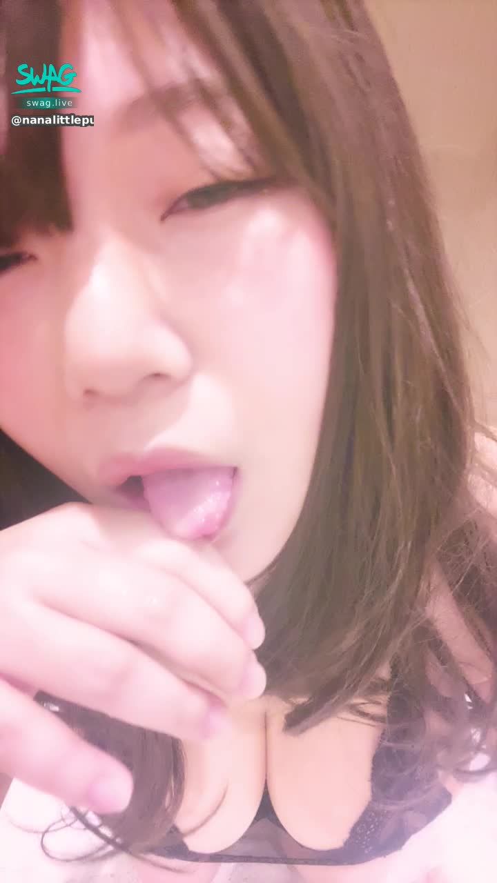 nanalittlepupy : 淫乳小母狗💕嗚…不准去洗澡嘛 人家最喜歡你身上的味道了