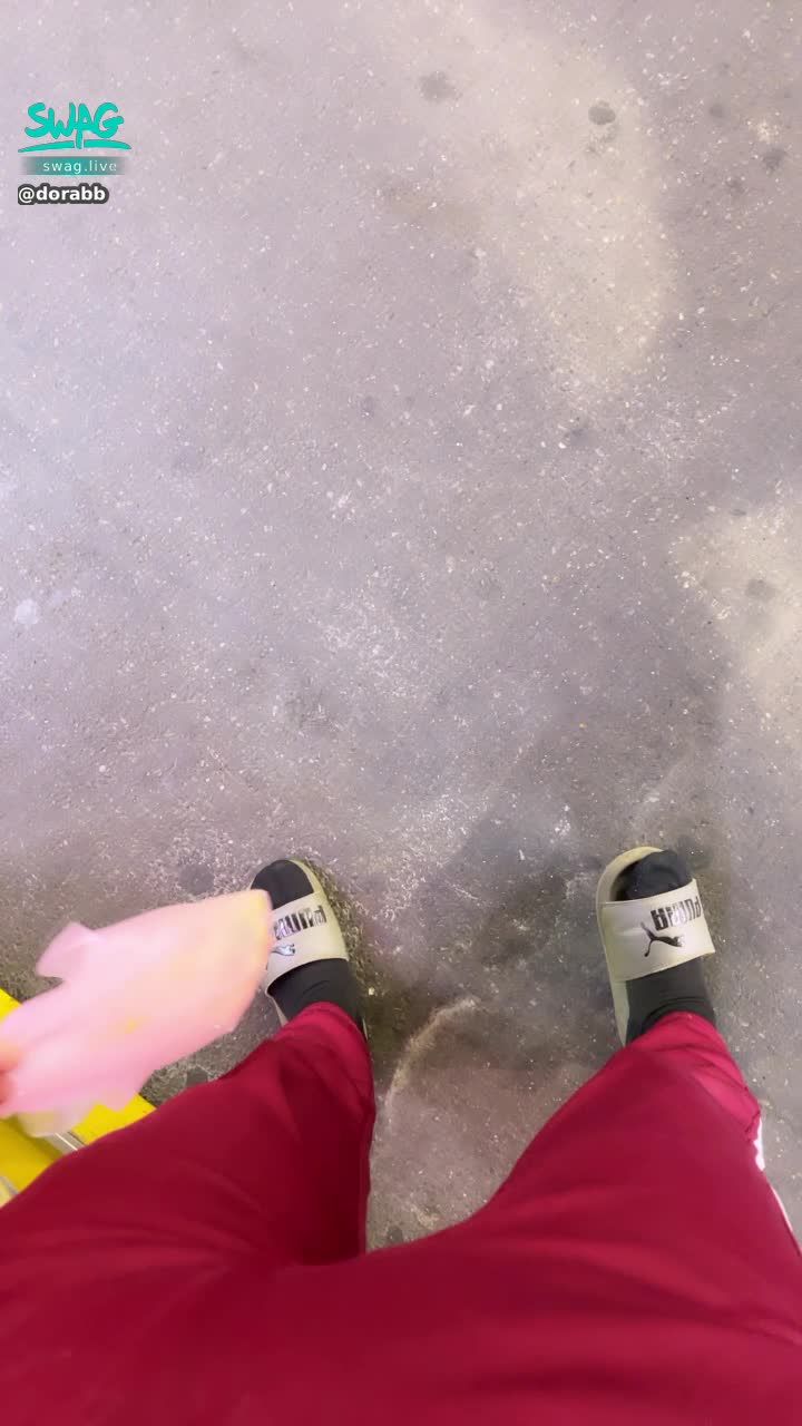 d****b : 長襪配拖鞋 老鄉中的fashion