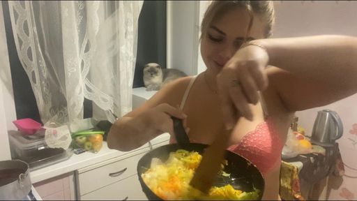 n******a : Borsh eating , cooking 🧑🍳
