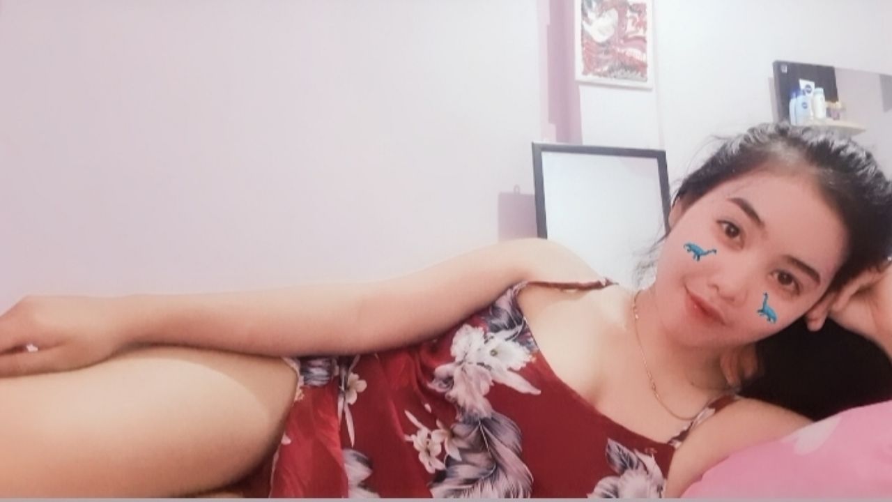fifiaprilia : horny in room💦