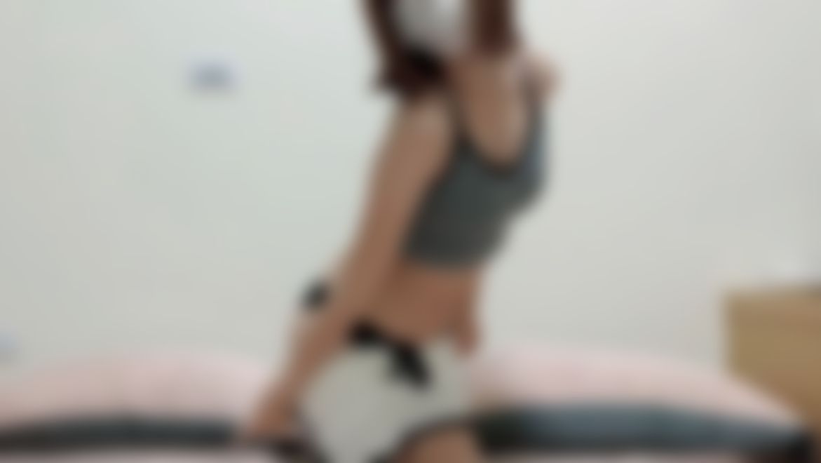 sexyemily : 肚皮舞老師開始授課囉❤️