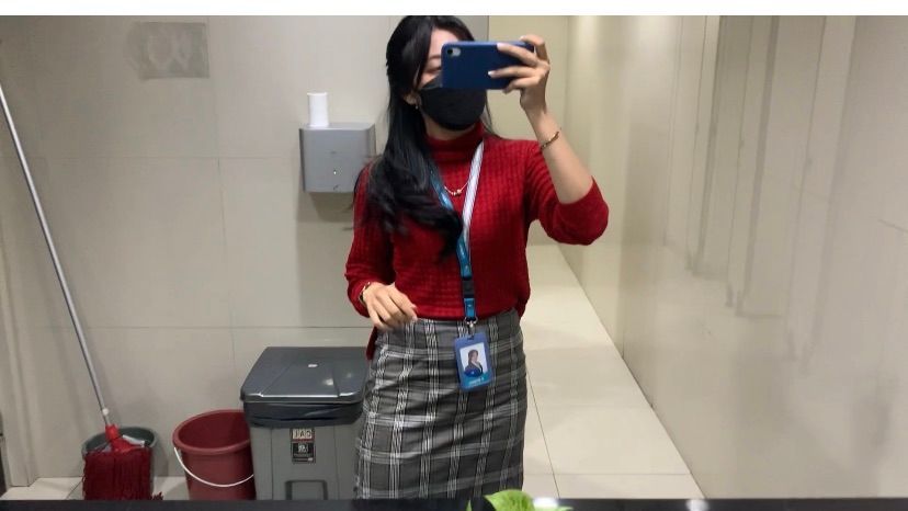 annatasya : Horrny 


#pussy #office #horrny #squirt
